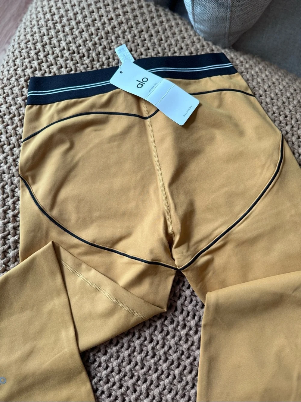 ALO Yoga brand new
